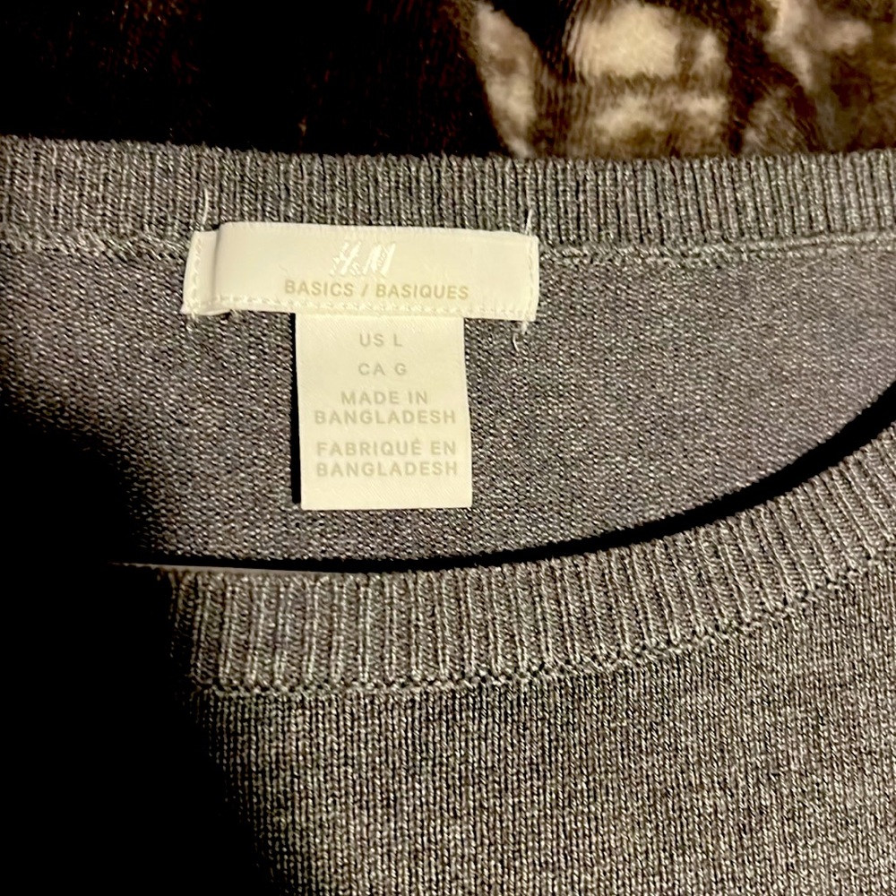H&M sweater - Picture 2 of 2